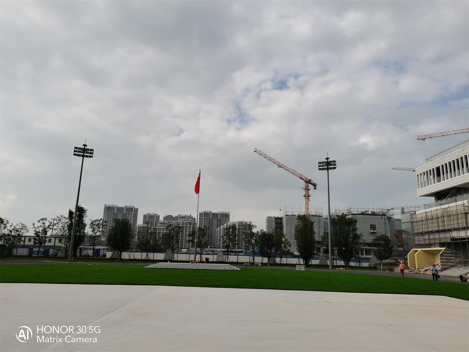商友照明20�c�高杆灯�?�c�_��院灯助力校园照明工程�����