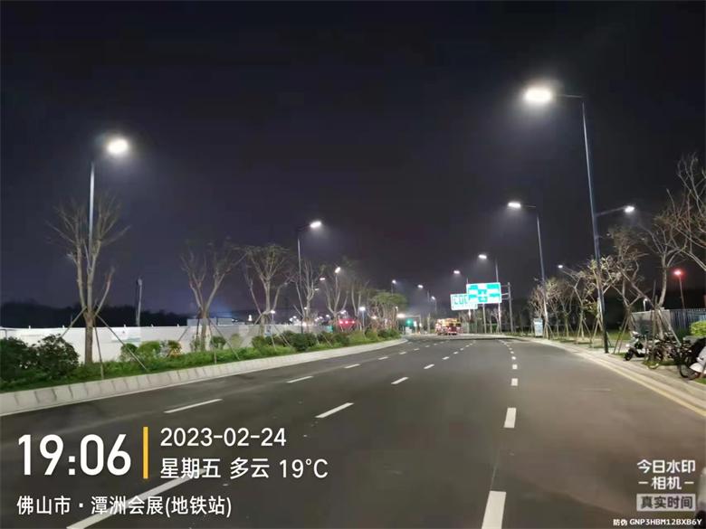 商友照明路灯、标志牌、龙门架助力�?j��ng)山展荷路道路工�E�徏�? width=