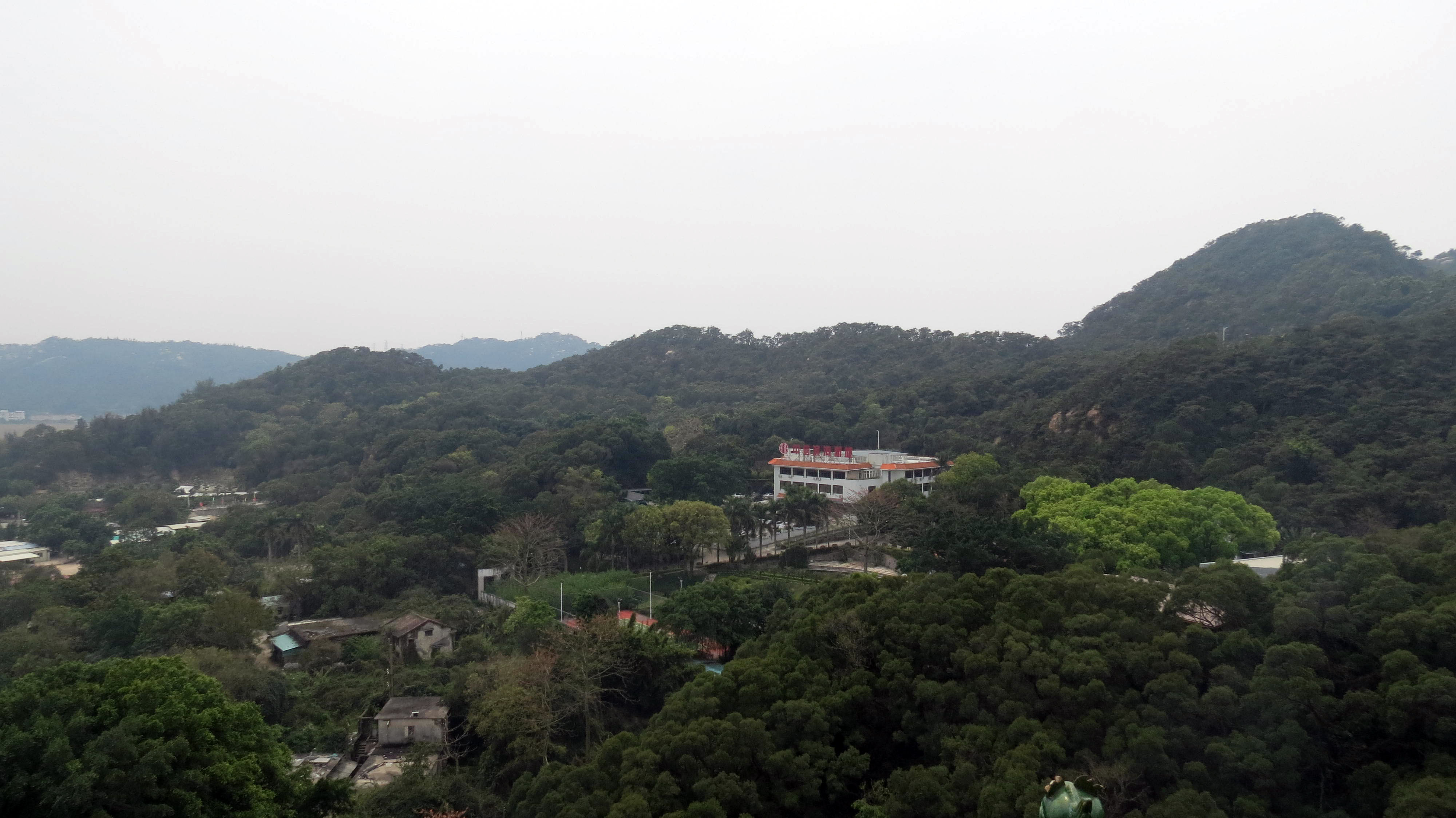上图�Q�会当凌�l�顶�Q�一览众山小