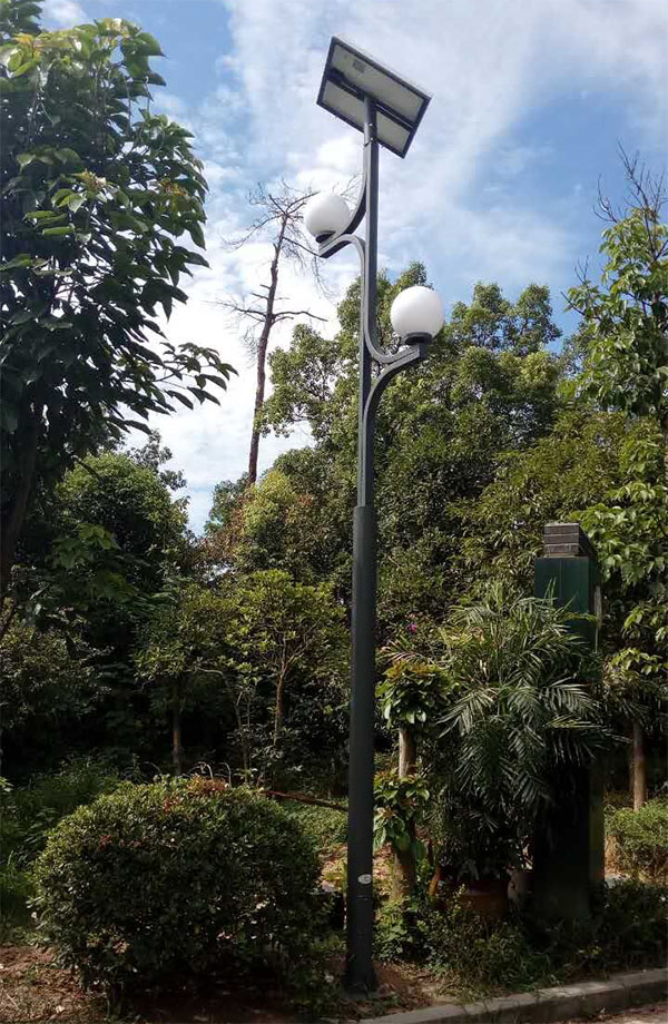 5米雙頭市電互補(bǔ)太陽(yáng)能庭院燈、路燈