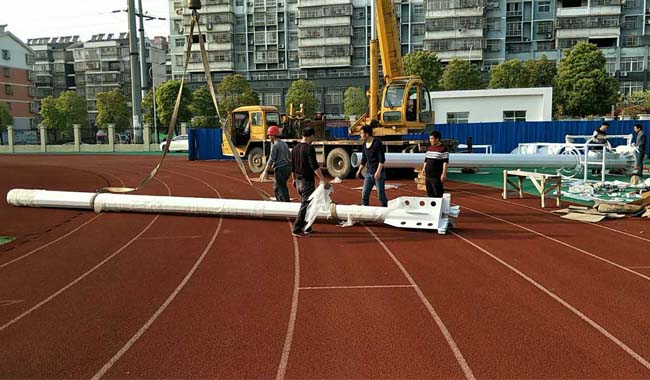 商友承徏湖北黄石20�c����动场高杆灯照明项�? width=